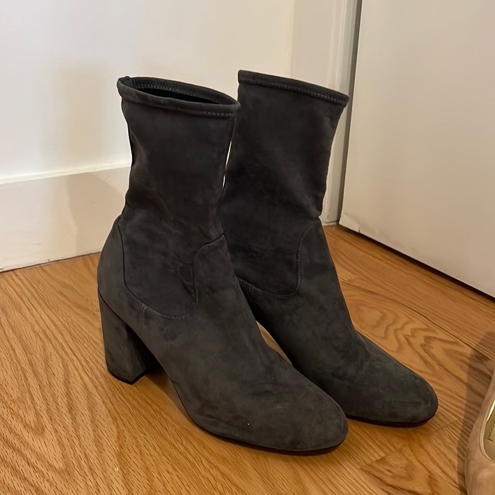 Halogen gray suede heels